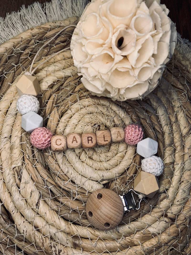 Handgemachte Schnullerkette Rosa | Individuell, Personalisierbar Und Ein Echtes Unikat von Etsy - PrettyThingSB