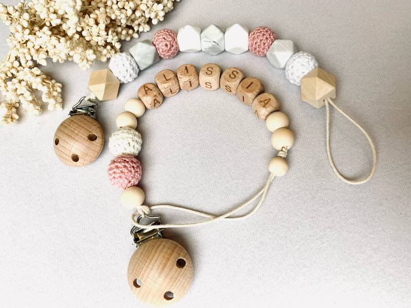 Handgemachte Schnullerkette Rosa | Individuell, Personalisierbar Und Ein Echtes Unikat von Etsy - PrettyThingSB