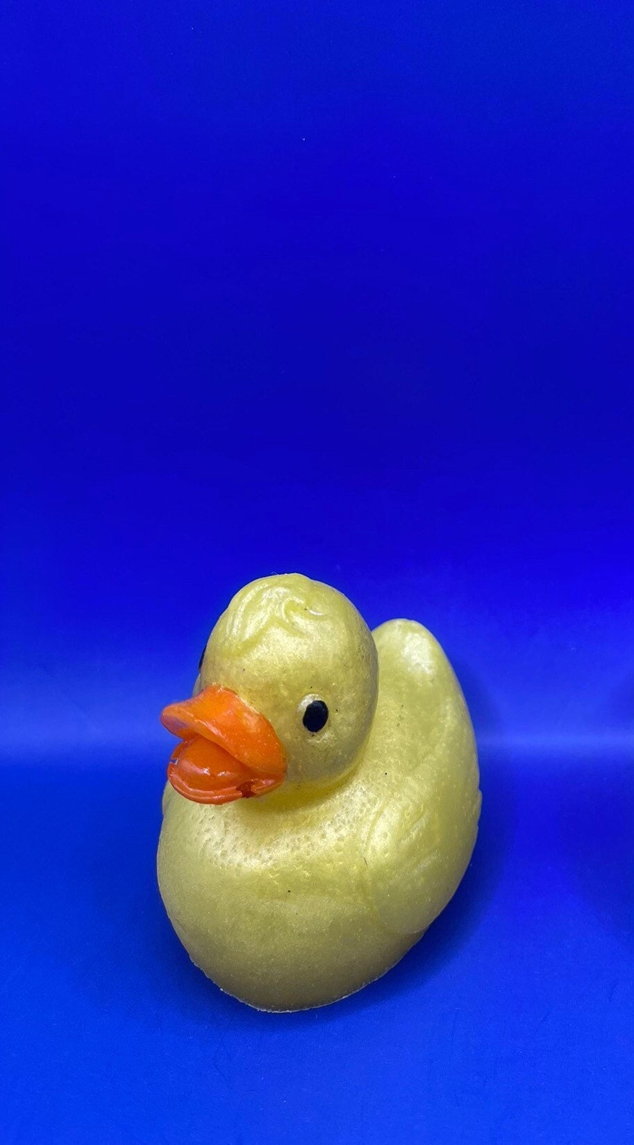 Gummi Duckie. Nailfie Prop. Nailfies Gummi Duckie. Nailfie Prop. Nailfies von Etsy - PrimandProperArtisan