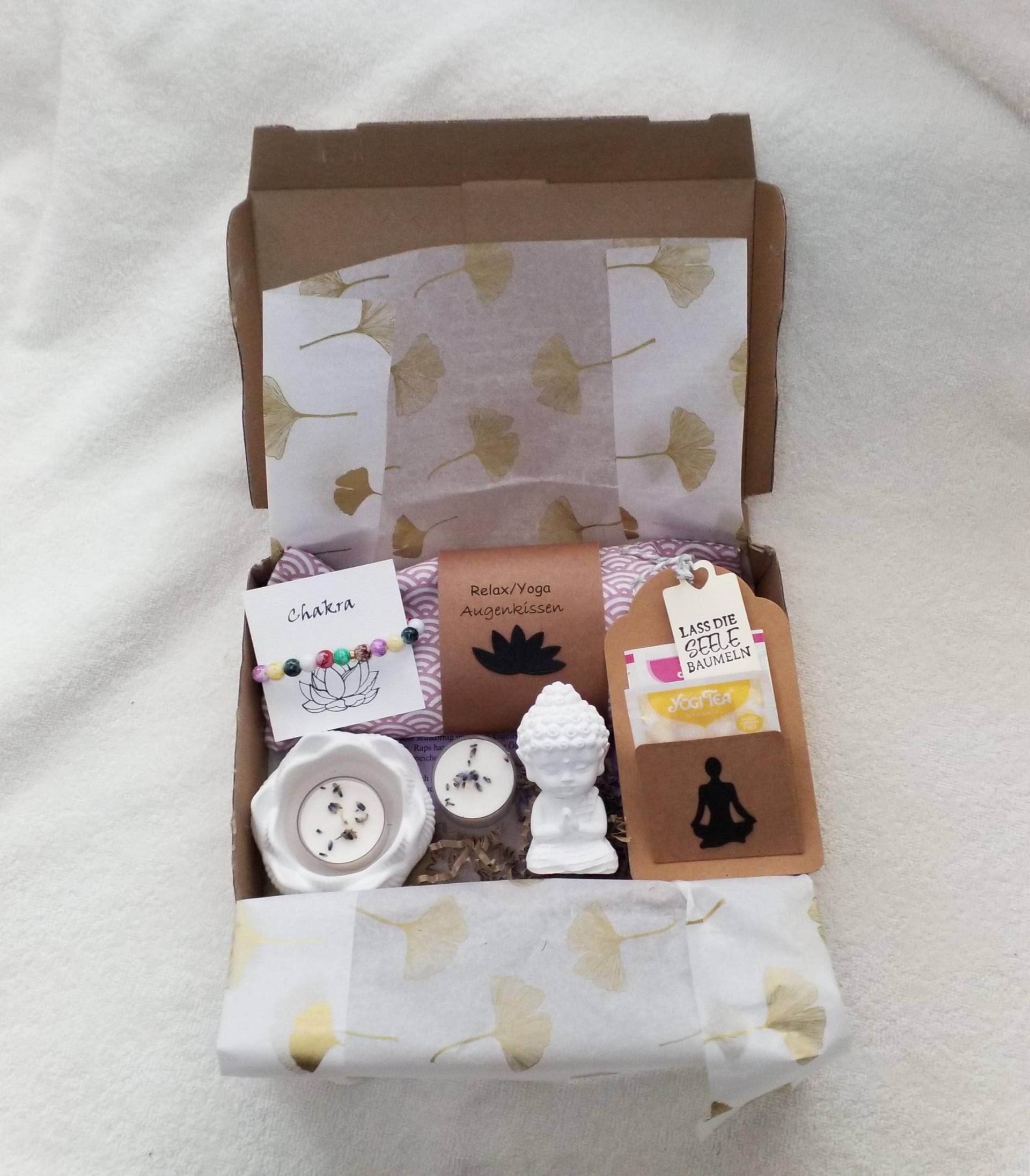 Yoga/Entspannunngs-Set Mit Lavendel/Raps Augenkissen, Duftkerze, Budda, Kerzenhalter Und Tee von Etsy - Pueppipapp