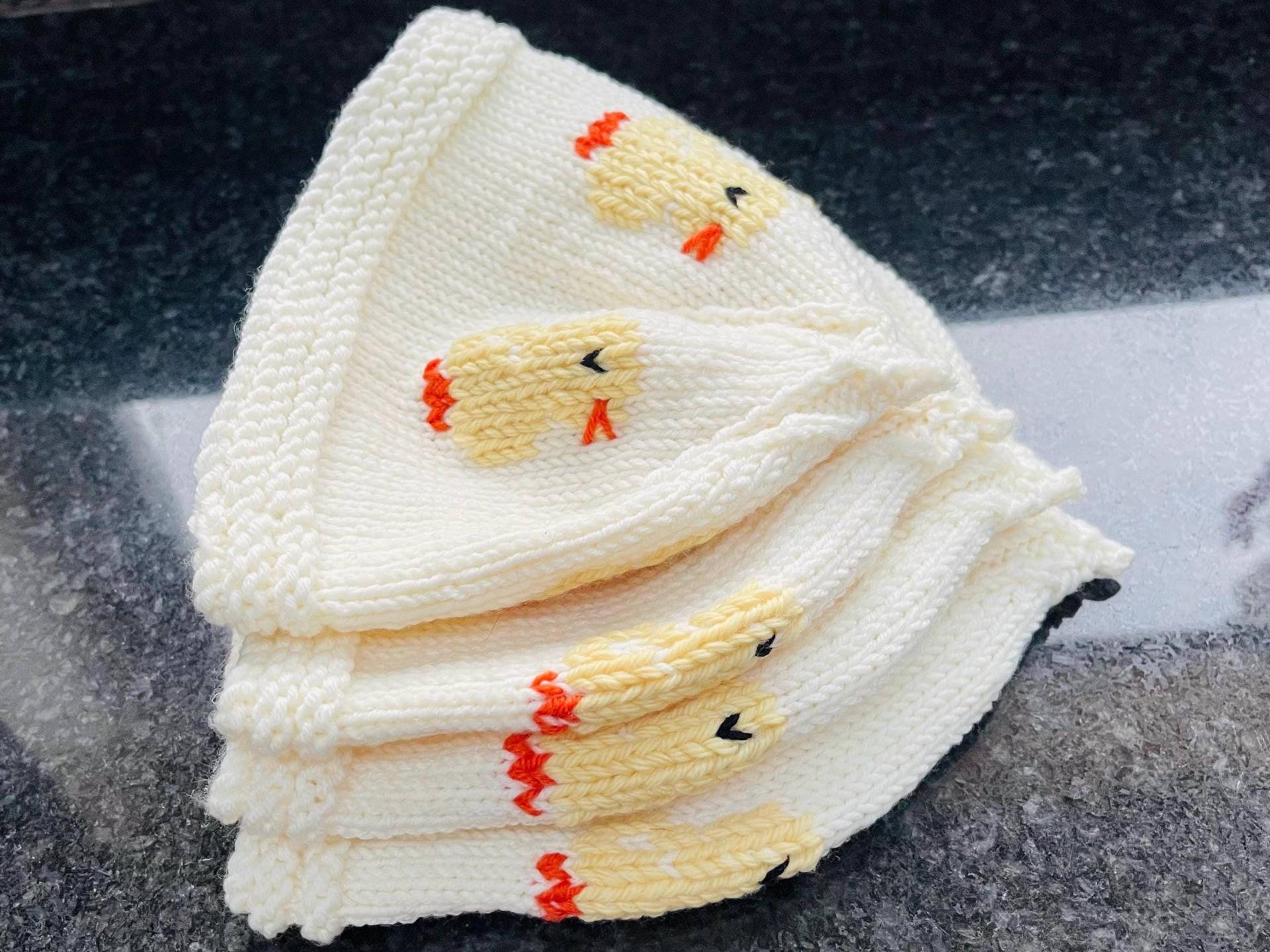 Baby Küken Mütze, Handgestrickt Aus 100% Natürlicher Feiner Merinowolle - 4 Handgestickte Küken, Pixie Style Größen, Neugeborene Bis 2 Jahre von Etsy - PureBabyKnits