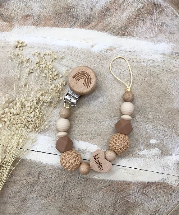 Schnullerkette Graviert Geschenk Taufe/Geburt Verschiedene Schriftarten Clips Schnullerkette Graviert Geschenk Taufe/Geburt Verschiedene Schriftarten Clips von Etsy - PureDesignBabyHerz