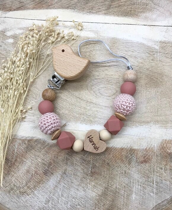 Schnullerkette Geschenk Taufe/Geburt Verschiedene Schriftarten Clips Schnullerkette Geschenk Taufe/Geburt Verschiedene Schriftarten Clips von Etsy - PureDesignBabyHerz