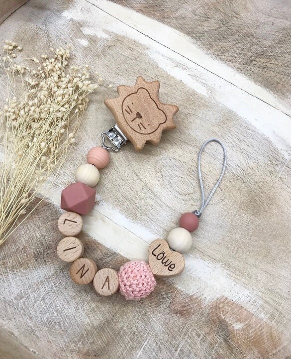 Schnullerkette Mit Namen Personalisiert Graviert Geschenk Taufe/Geburt Schnullerkette Mit Namen Personalisiert Graviert Geschenk Taufe/Geburt von Etsy - PureDesignBabyHerz