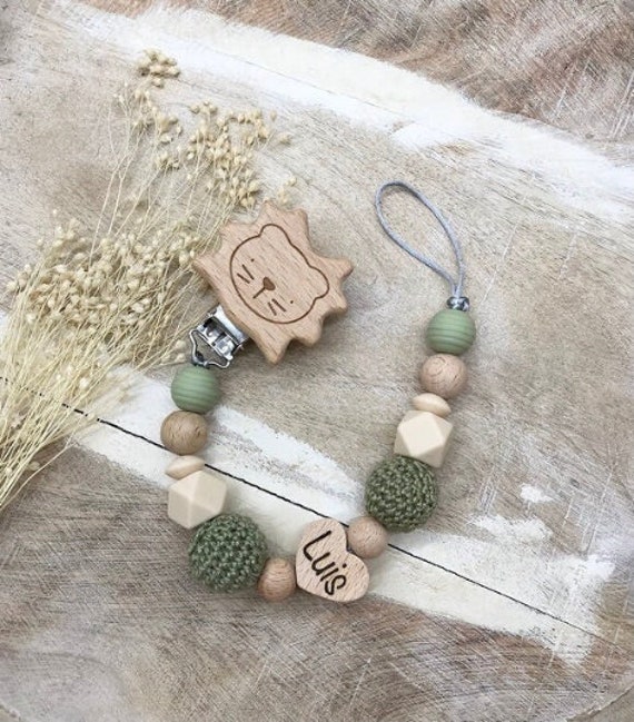 Schnullerkette Mit Namen Personalisiert Graviert Geschenk Taufe/Geburt Verschiedene Schriftarten Clips Schnullerkette Mit Namen Personalisiert Graviert Geschenk Taufe/Geburt Verschiedene Schriftarten Clips von Etsy - PureDesignBabyHerz