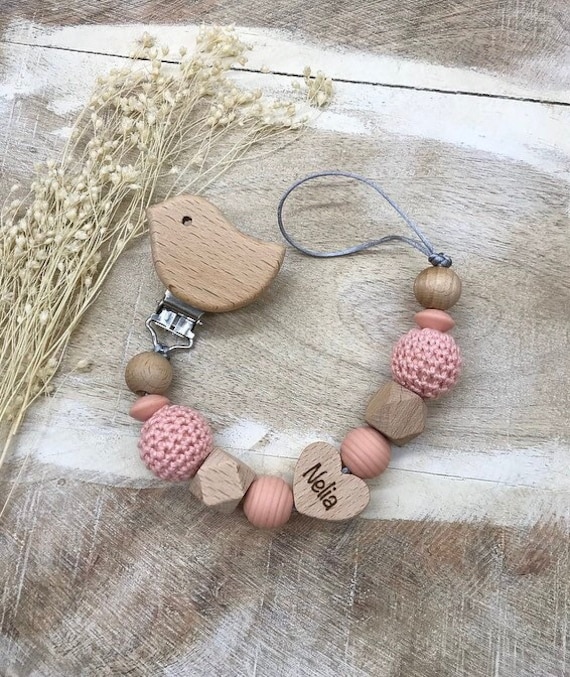 Schnullerkette Mit Namen Personalisiert Graviert Geschenk Taufe/Geburt Verschiedene Schriftarten Clips Schnullerkette Mit Namen Personalisiert Graviert Geschenk Taufe/Geburt Verschiedene Schriftarten Clips von Etsy - PureDesignBabyHerz