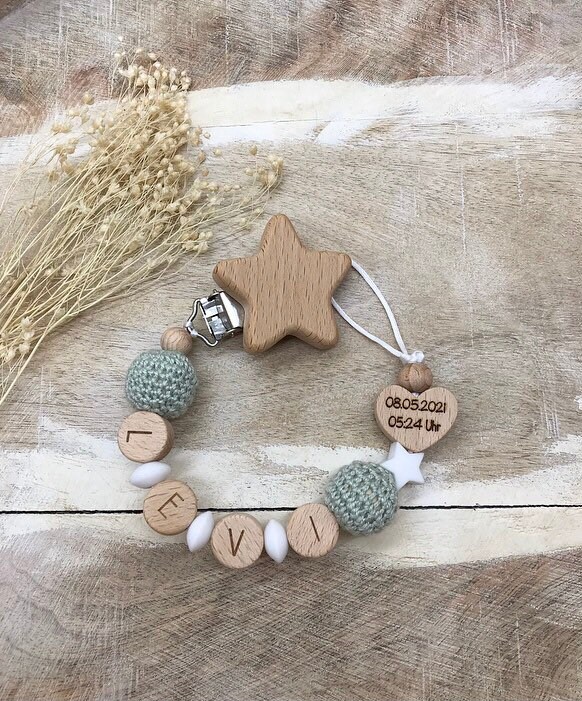 Schnullerkette Mit Namen Personalisiert Graviert Geschenk Taufe/Geburt Verschiedene Schriftarten Clips Schnullerkette Mit Namen Personalisiert Graviert Geschenk Taufe/Geburt Verschiedene Schriftarten Clips von Etsy - PureDesignBabyHerz