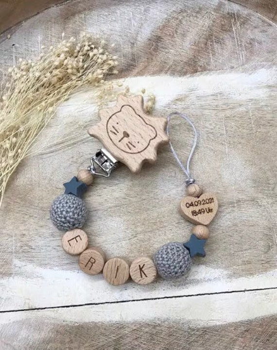 Schnullerkette Mit Namen Personalisiert Graviert Geschenk Taufe/Geburt Verschiedene Schriftarten Clips Schnullerkette Mit Namen Personalisiert Graviert Geschenk Taufe/Geburt Verschiedene Schriftarten Clips von Etsy - PureDesignBabyHerz
