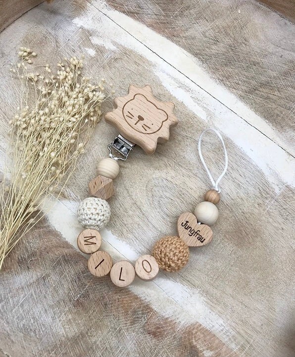 Schnullerkette Mit Namen Personalisiert Graviert Geschenk Taufe/Geburt Verschiedene Schriftarten Clips Schnullerkette Mit Namen Personalisiert Graviert Geschenk Taufe/Geburt Verschiedene Schriftarten Clips von Etsy - PureDesignBabyHerz