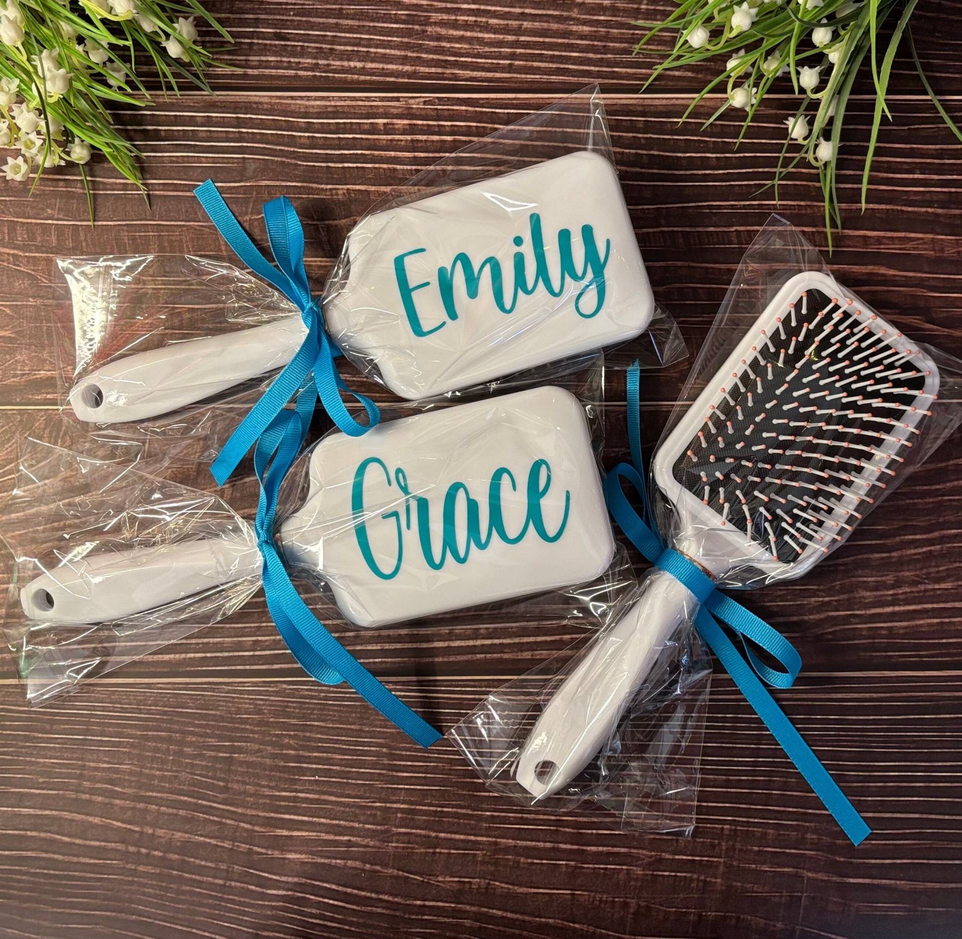 Personalisierte Paddel-Haarbürste Brautjungfer, Tanz-Team, Jubelgeschenke Personalisierte Paddel-Haarbürste Brautjungfer, Tanz-Team, Jubelgeschenke von Etsy - PurpleDaisyOriginals