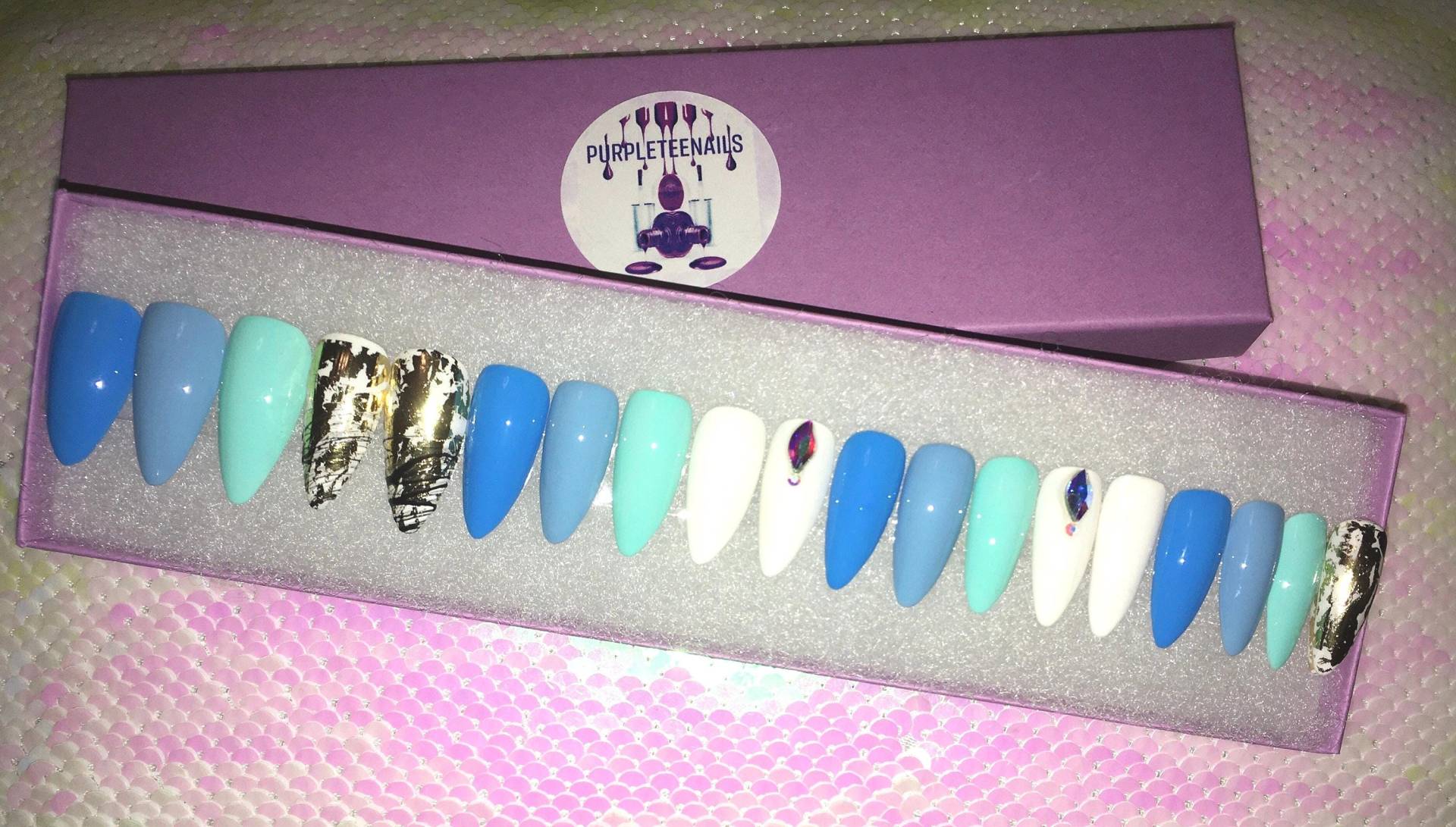 Blau Und Gold Drücken Sie Auf Die Nägel Blau Und Gold Drücken Sie Auf Die Nägel von Etsy - PurpleTeeNails