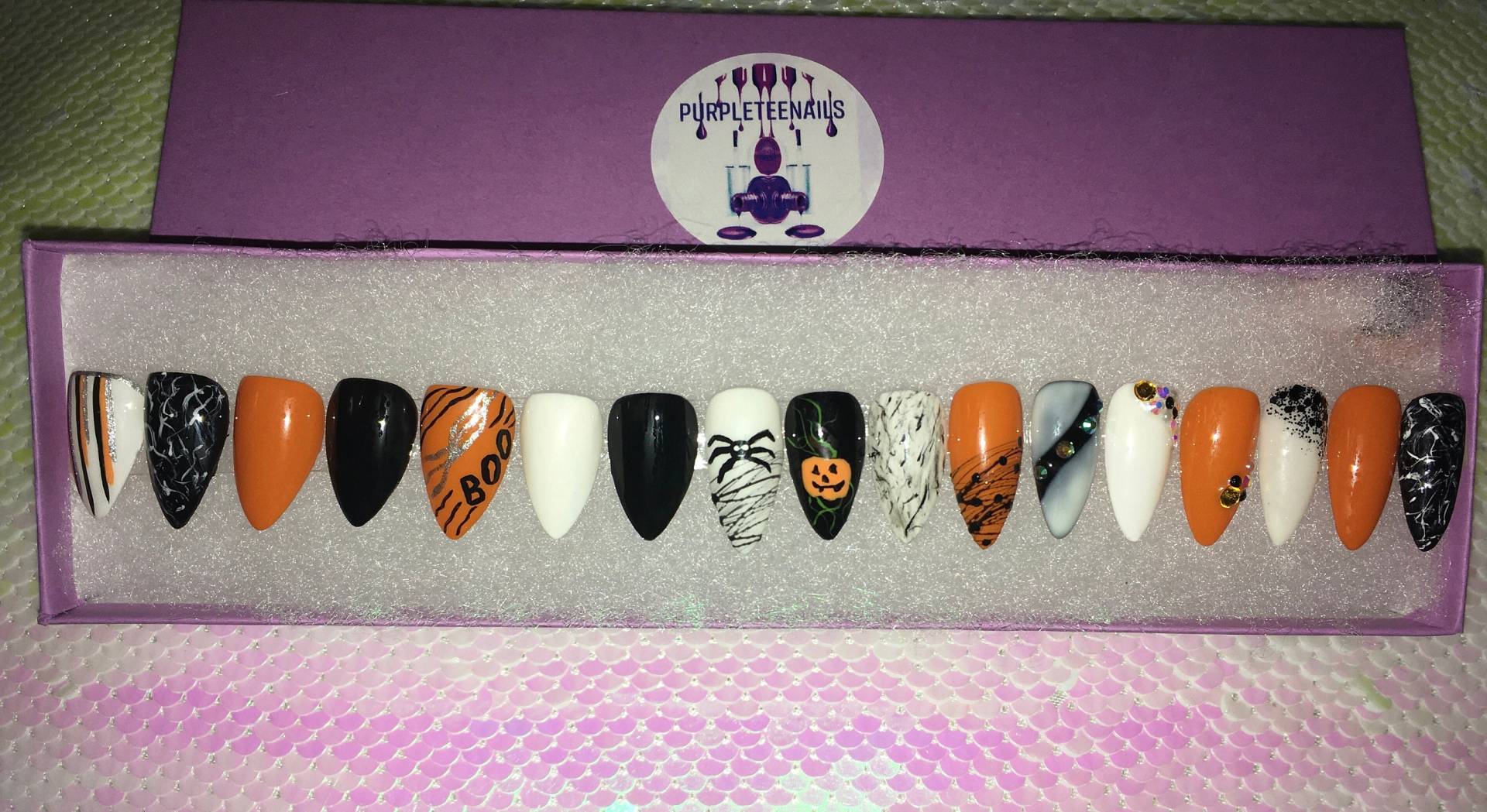 Halloween Traditionelles Design Press-On Set Halloween Traditionelles Design Press-On Set von Etsy - PurpleTeeNails