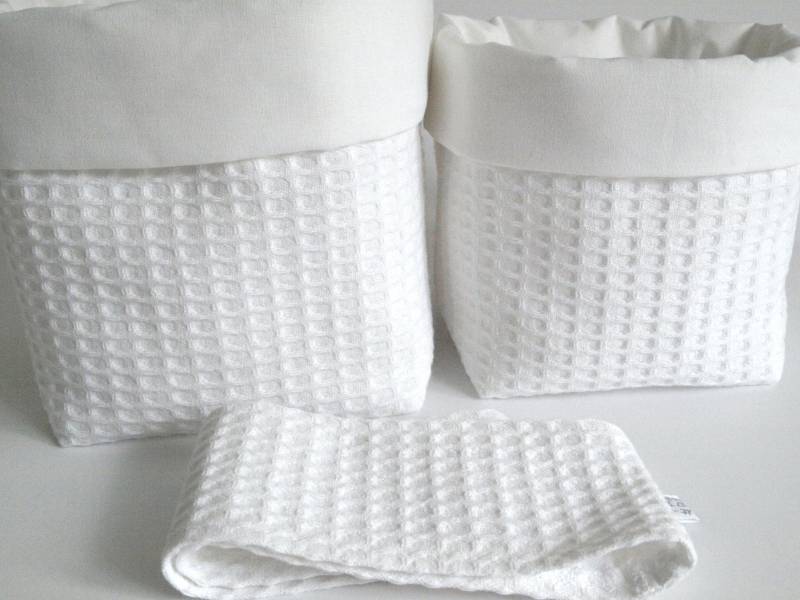 Ab 11, 95 Euro, Waffelpique Weiss/Weiss, Utensilos, Stoffkörbe, Uni, Utensilo, Wickeltisch von Etsy - QuiltCottageLove