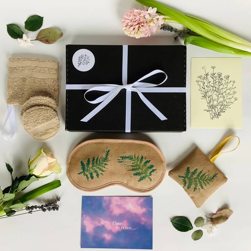 Spa-Geschenk-Set | Lavendel Spa Entspannung Geschenkbox Mamas Self-Care-Geschenkbox Für Sie Lavendel-Selfcare-Geschenkbox von Etsy - RAINAATELIER