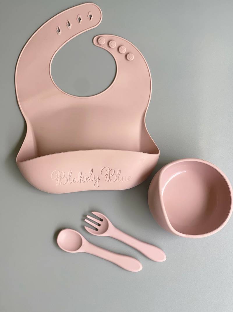 4-Teiliges Silikon-Essset, Personalisiertes Silikon-Baby-Lätzchen-Set, Silikon-Lätzchen, Silikonschale, Personalisierter Babylöffel von Etsy - RBcraftandmore