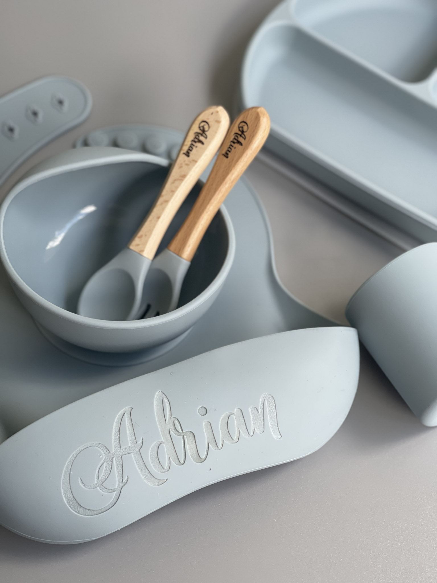 Personalisiertes Fütterset, Personalisiertes Silikon-Babylätzchen-Set, Silikonlätzchen, Silikonschüssel, Personalisierter Babylöffel Personalisiertes Fütterset, Personalisiertes Silikon-Babylätzchen-Set, Silikonlätzchen, Silikonschüssel, Personalisierter Babylöffel von Etsy - RBcraftandmore