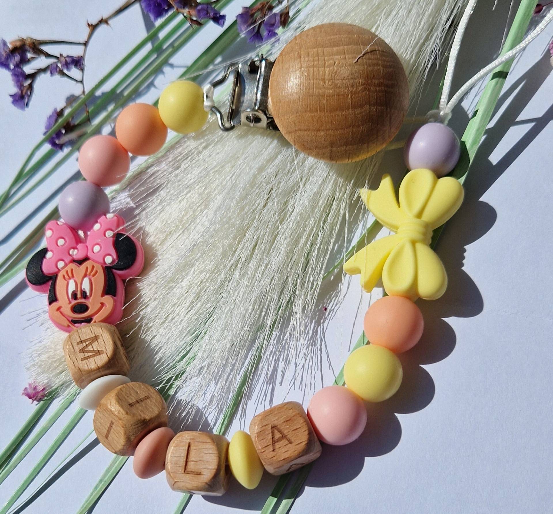 Personalisierte Schnullerkette Mit Motiv| Für Mädchen|Geschenk Werdende Eltern|Baby Geschenk|Geburt|Taufe|Familie|Vorfreude|Rosa|Pink Personalisierte Schnullerkette Mit Motiv| Für Mädchen|Geschenk Werdende Eltern|Baby Geschenk|Geburt|Taufe|Familie|Vorfreude|Rosa|Pink von Etsy - RGdesignn