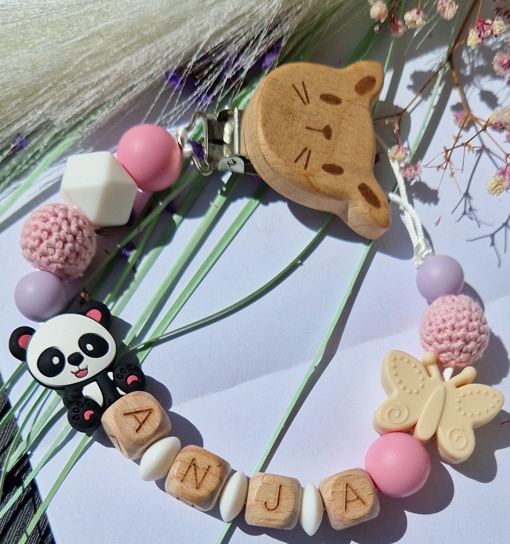 Personalisierte Schnullerkette Mit Panda Motiv| Für Mädchen|Geschenk Werdende Eltern|Baby Geschenk|Geburt|Taufe|Familie|Liebe Personalisierte Schnullerkette Mit Panda Motiv| Für Mädchen|Geschenk Werdende Eltern|Baby Geschenk|Geburt|Taufe|Familie|Liebe von Etsy - RGdesignn