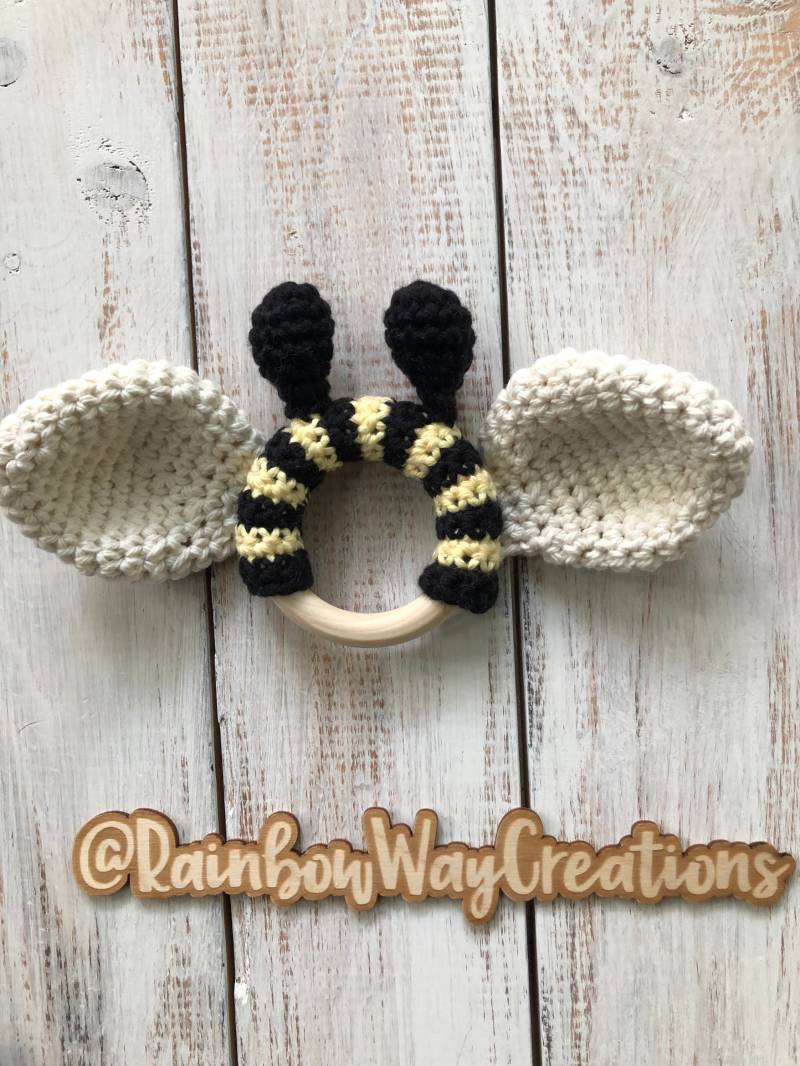 Biene Beißring ~ Handgemachter Beissring Baby Geschenk Gehäkelter Gehäkeltes von Etsy - RainbowWayCreations
