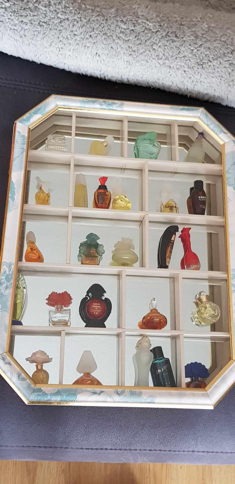 2 Setzkasten Mit 46 Vintage Parfum Miniaturen Sammlung Ausgefallene Fläschen von Etsy - RamonasDogcare
