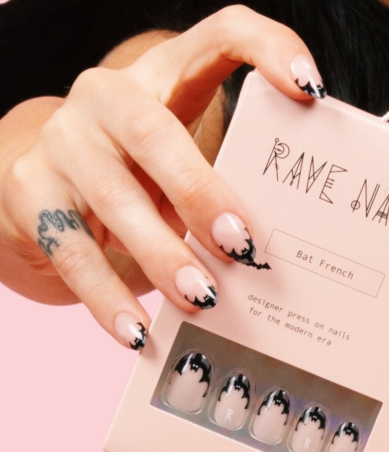Fledermaus French Nailz, 24 Kurze Ovale Nägel Mit Fledermäusen, Halloween Manicure von Etsy - RaveNailz