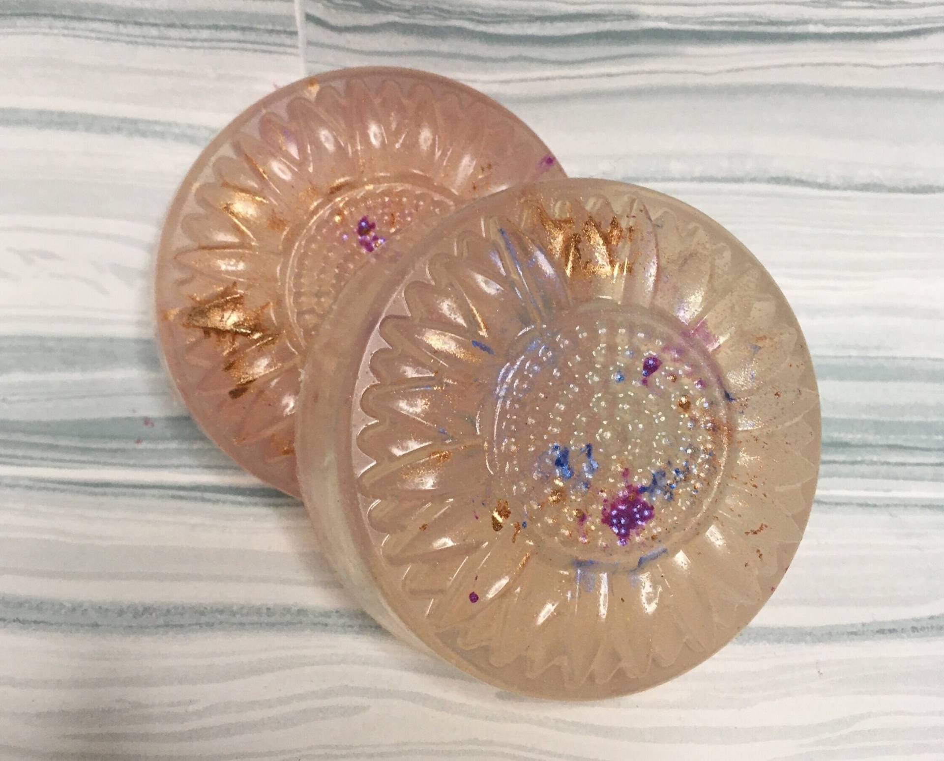 Handgemachte Seifenstücke Mit Kamille Duft, Honigseife, Seife Für Frau, Geschenk, Frauen, Geschenk Sie, Gesichtsseife, Handseife Handgemachte Seifenstücke Mit Kamille Duft, Honigseife, Seife Für Frau, Geschenk, Frauen, Geschenk Sie, Gesichtsseife, Handseife von Etsy - RavensEscape