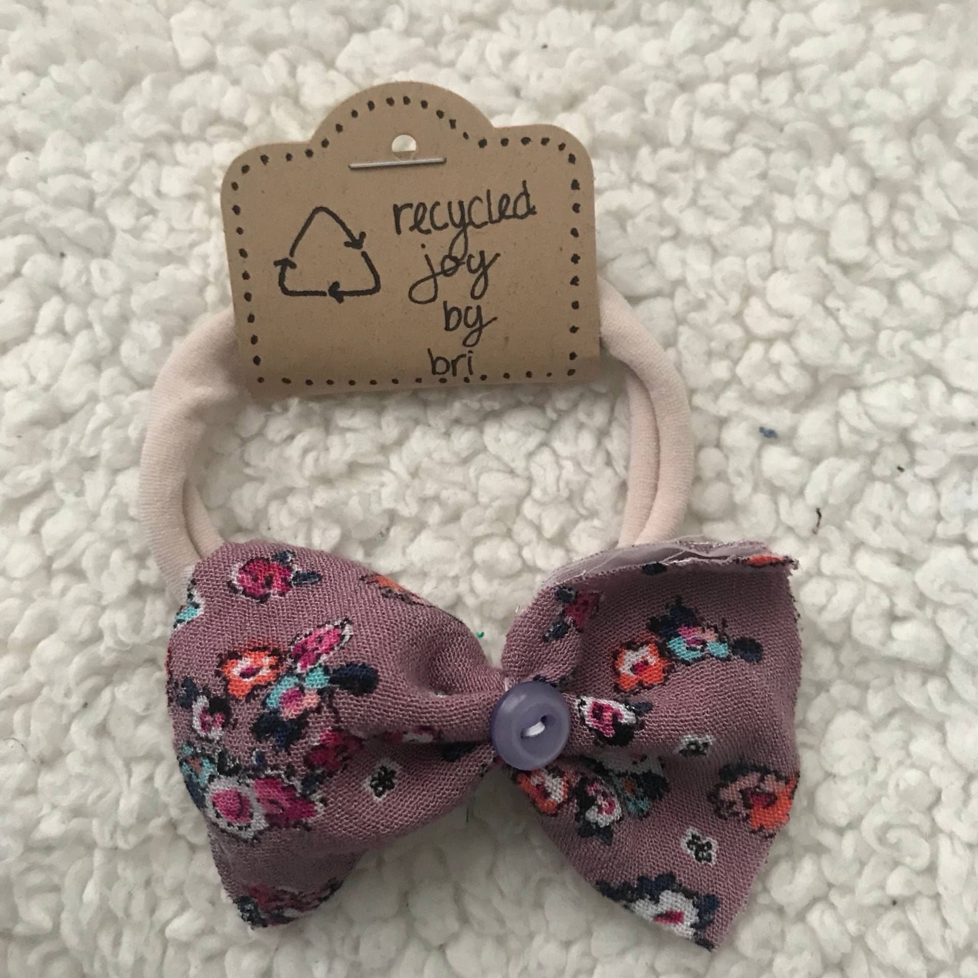 Geblümtes Baby-Mädchen-Schleife Geblümtes Baby-Mädchen-Schleife von Etsy - RecycledJoyByBri