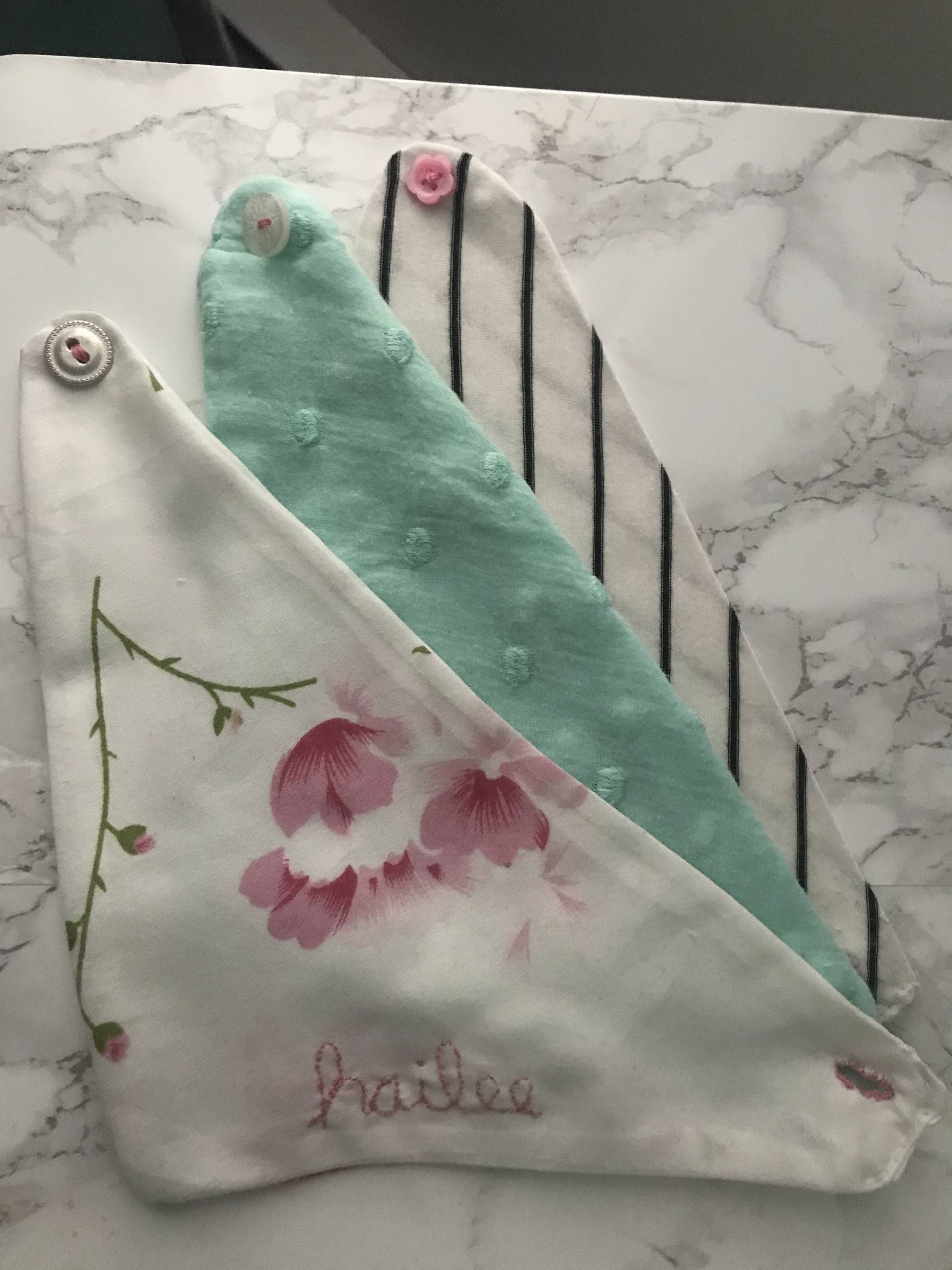Halstuch Baby Bib - Anpassbare-Hand Gemacht Halstuch Baby Bib - Anpassbare-Hand Gemacht von Etsy - RecycledJoyByBri