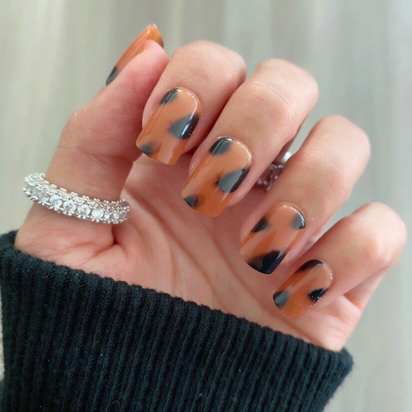24 Stück Tortoise Braun/Kurze Nägel Press On Nageldesign Künstliche Klebenägel 24 Stück Tortoise Braun/Kurze Nägel Press On Nageldesign Künstliche Klebenägel von Etsy - RedLeopardNails
