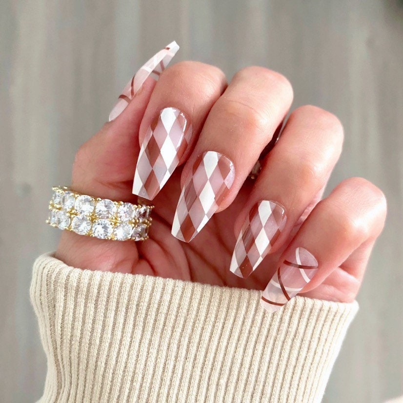 28 Stück Braune Linien Press On Nails Coffin - Mid Nägel, Nägel On, Fake Klebenägel, Stick Mit Designs 28 Stück Braune Linien Press On Nails Coffin - Mid Nägel, Nägel On, Fake Klebenägel, Stick Mit Designs von Etsy - RedLeopardNails