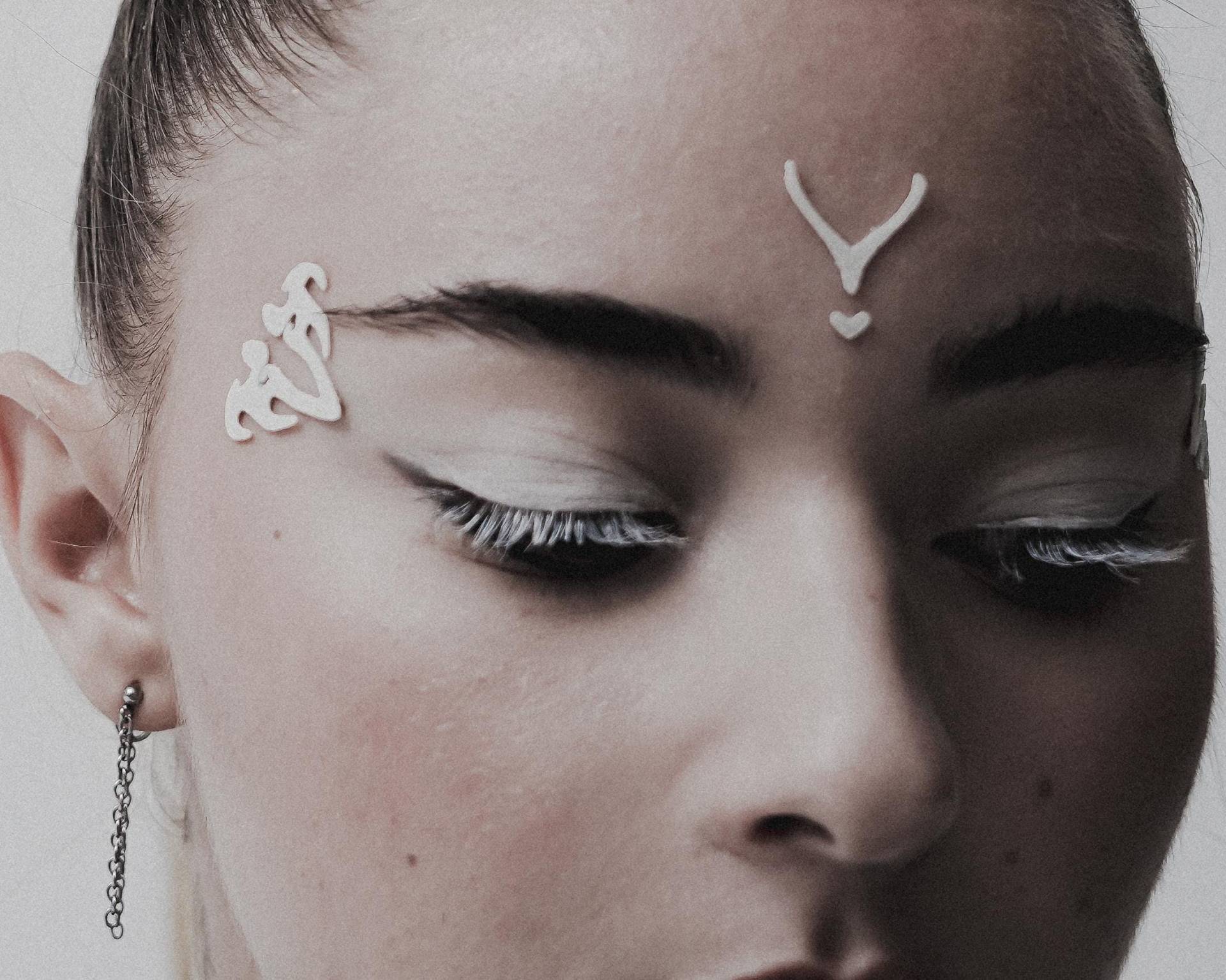 Wiederverwendbare 3D Gedruckte Gesichtskunststücke, Recyceltes Tpu, Hautsicher Wiederverwendbare 3D Gedruckte Gesichtskunststücke, Recyceltes Tpu, Hautsicher von Etsy - ReemJarhumStudio