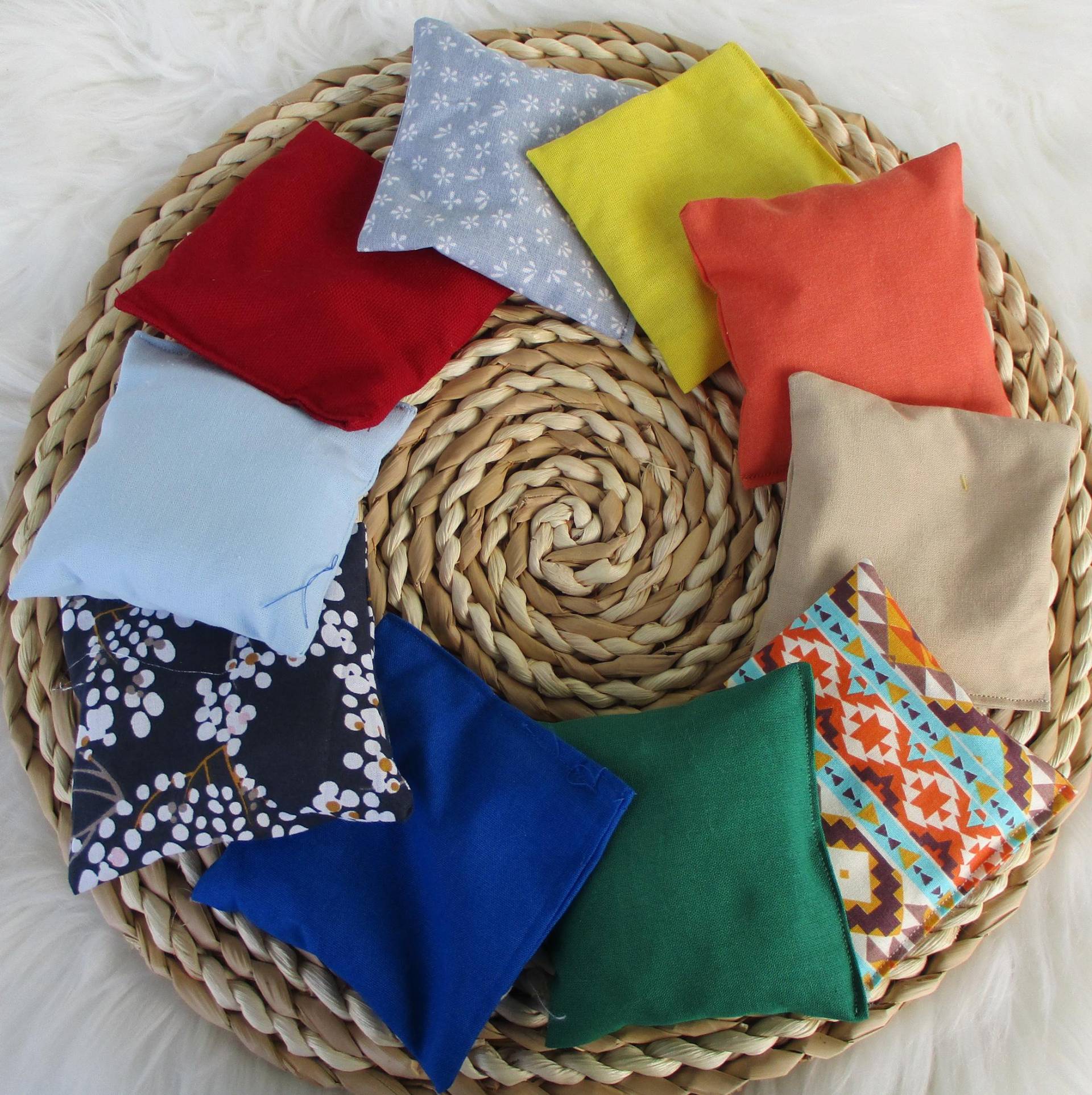 Fühlsäckchen, Sensorikkissen, Motoriksäckchen, Montessori Spielzeug, Sinnesspiel, Upcycling Ideen Aus Stoffresten, Geschenk Fühlsäckchen, Sensorikkissen, Motoriksäckchen, Montessori Spielzeug, Sinnesspiel, Upcycling Ideen Aus Stoffresten, Geschenk von Etsy - RegenbogenfabrikShop