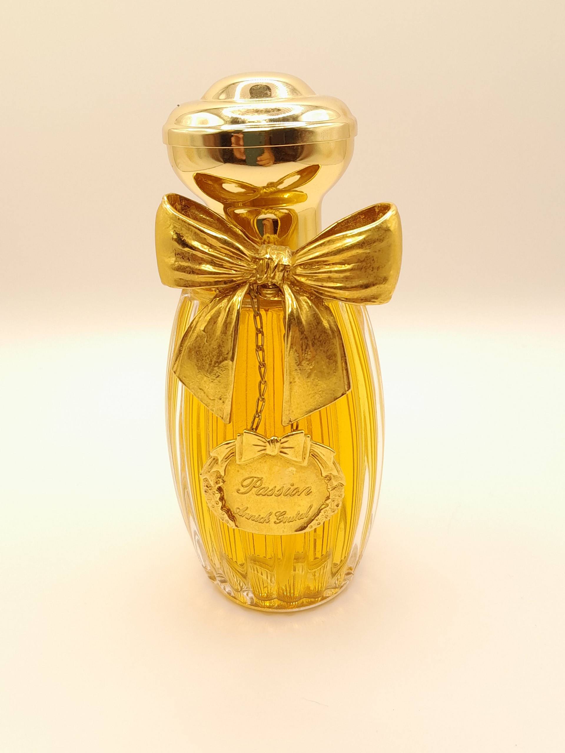 Annick Goutal Passion | 1983 - 100 Ml Eau De Toilette Spray Vintage-Flasche Aus Den 1980Er Jahren Limitierte Auflage Annick Goutal Passion | 1983 - 100 Ml Eau De Toilette Spray Vintage-Flasche Aus Den 1980Er Jahren Limitierte Auflage von Etsy - ReginasPerfume
