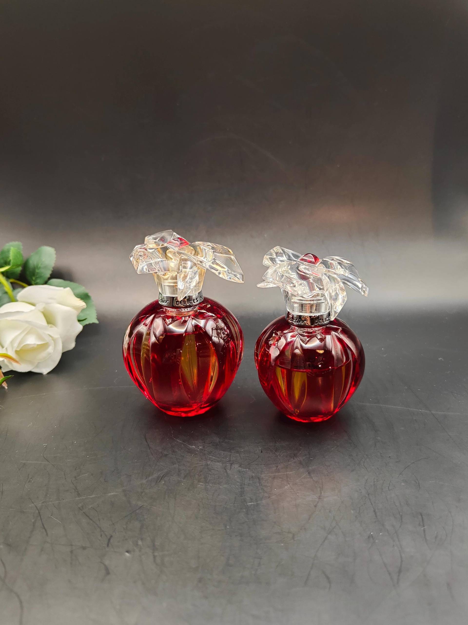 Cartier Délices De | 2006 - Set Mit Zwei Flakons 50 Ml Und 30 Eau Toilette Sprays Vintage-Flakons Parfüm Für Damen Cartier Délices De | 2006 - Set Mit Zwei Flakons 50 Ml Und 30 Eau Toilette Sprays Vintage-Flakons Parfüm Für Damen von Etsy - ReginasPerfume