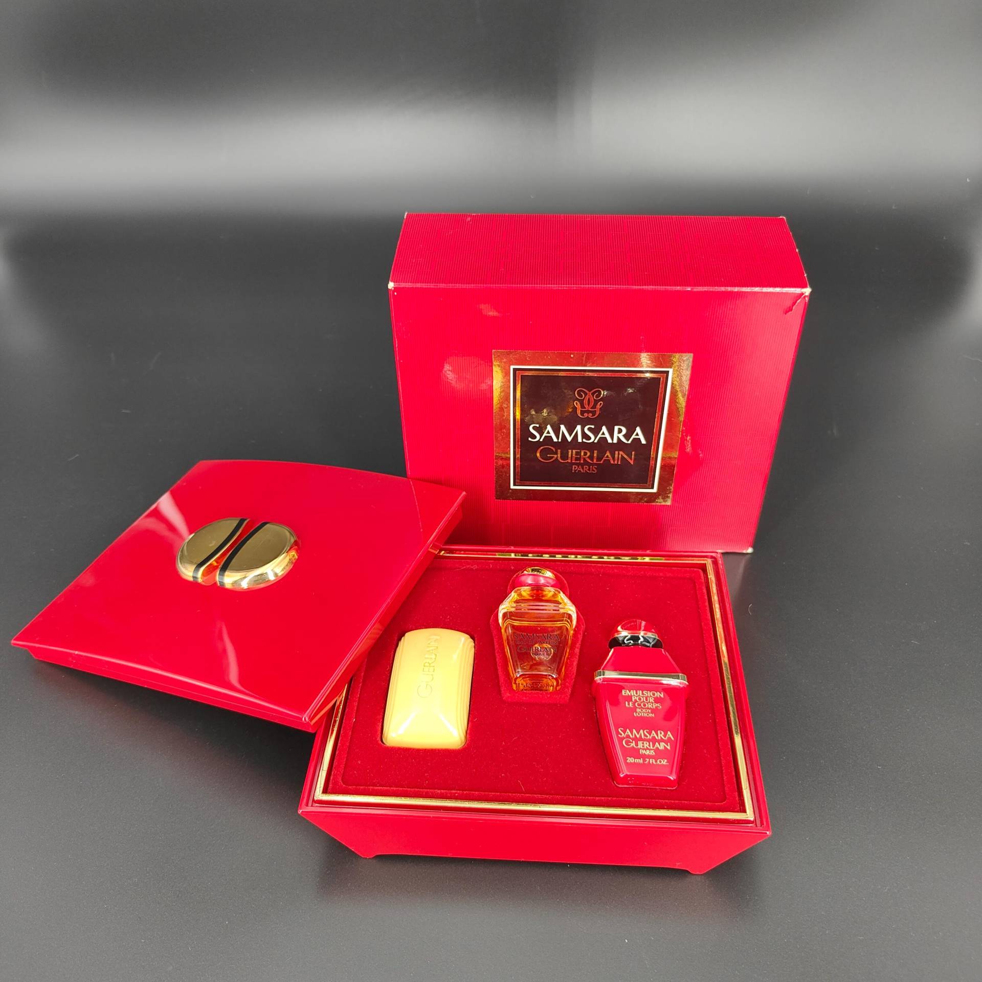 Guerlain Samsara | 1993 - Miniaturset 7, 5 Ml Eau De Parfum, 25 G Duftseife, 20 Körperemulsion Vintage, 1990Er Guerlain Samsara | 1993 - Miniaturset 7, 5 Ml Eau De Parfum, 25 G Duftseife, 20 Körperemulsion Vintage, 1990Er von Etsy - ReginasPerfume