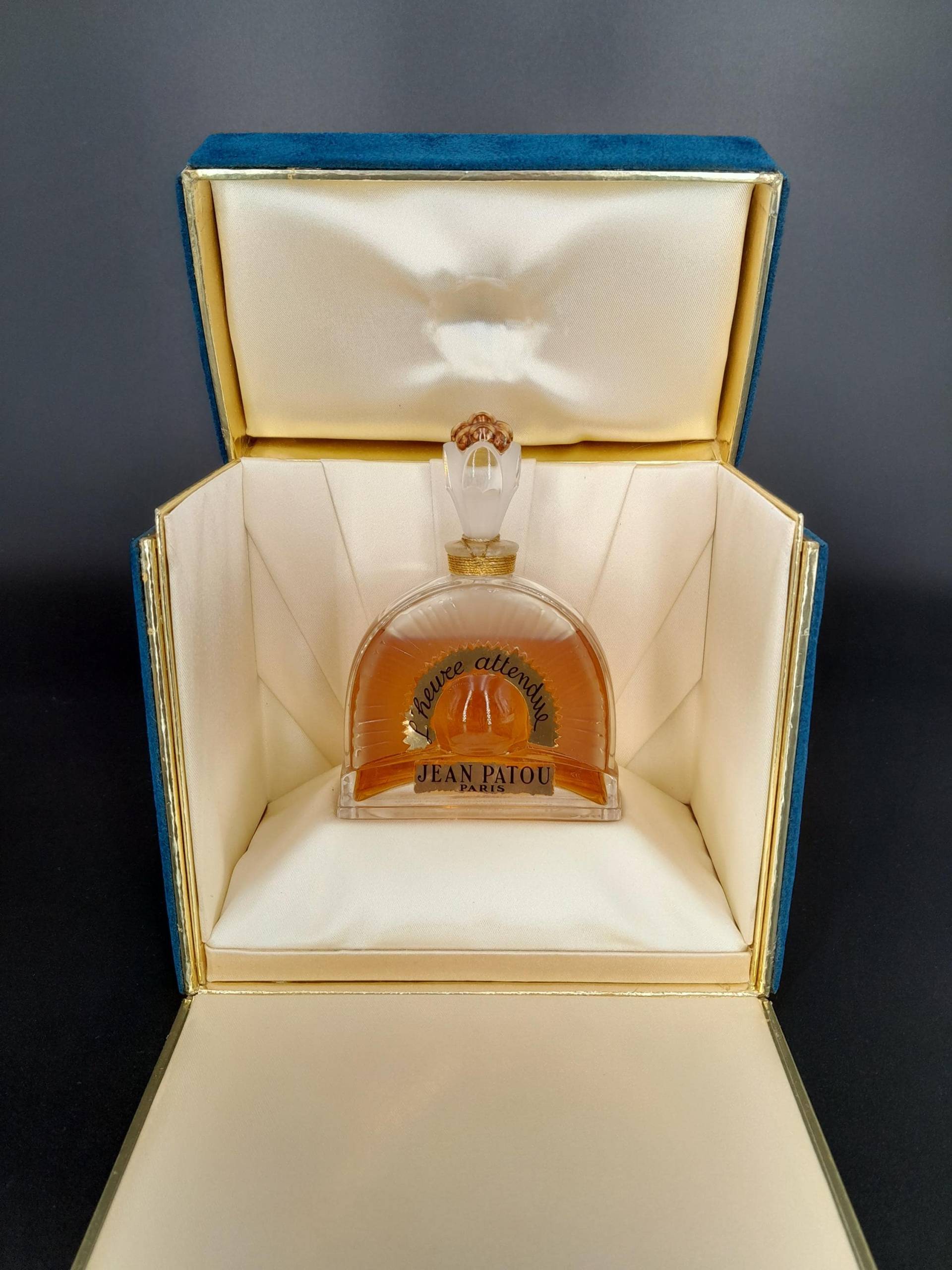 Jean Patou L'heure Attendante | 1991 - 40 Ml Extrait De Parfum Spritzer Limitierte Nummerierte Kristalledition Vintage-Sammlerstück Aus Den 1990Er Jean Patou L'heure Attendante | 1991 - 40 Ml Extrait De Parfum Spritzer Limitierte Nummerierte Kristalledition Vintage-Sammlerstück Aus Den 1990Er von Etsy - ReginasPerfume