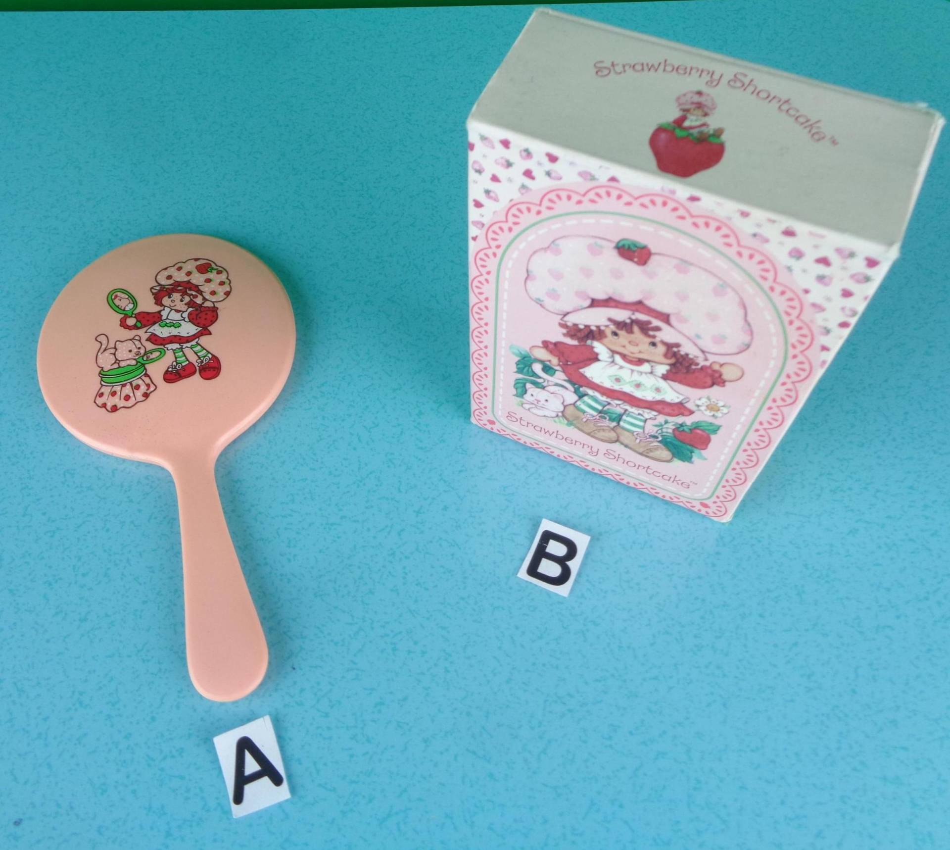 Vintage Retro Erdbeer Hand Spiegel 70Er 80Er Jahre Parfüm Box 2003 Schönheit Eitelkeit Rosa Make-Up Kosmetik Werkzeug Andenken Memento Party Geschenk von Etsy - ReminiscingVintage
