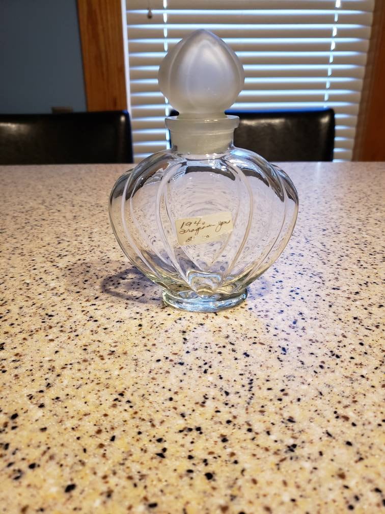 1940Er Jahre Vintage Avon Parfüm Flasche 1940Er Jahre Vintage Avon Parfüm Flasche von Etsy - RemnantsOfOurPast