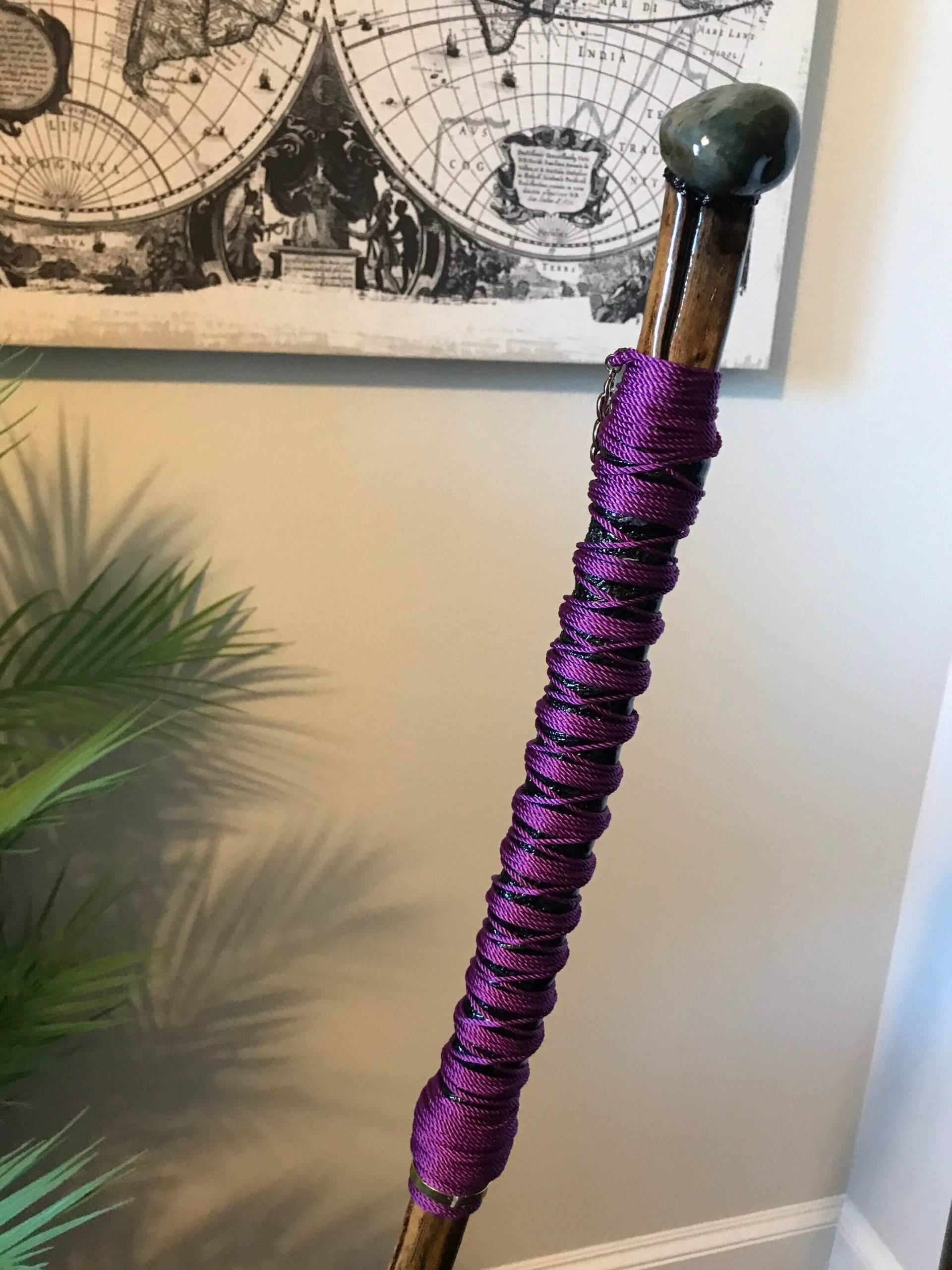 Violett Grün Und Gold Samurai Stil Gehstock Violett Grün Und Gold Samurai Stil Gehstock von Etsy - Renncredibles