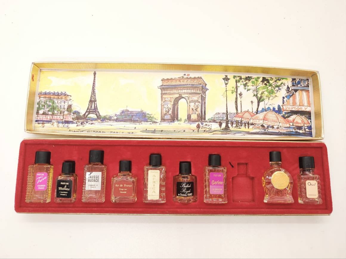 1960S Charrier Parfum Box With 9x Esprit De Pure Miniatur Flakons Splash True Vintage 1960S Charrier Parfum Box With 9x Esprit De Pure Miniatur Flakons Splash True Vintage von Etsy - Residenzler