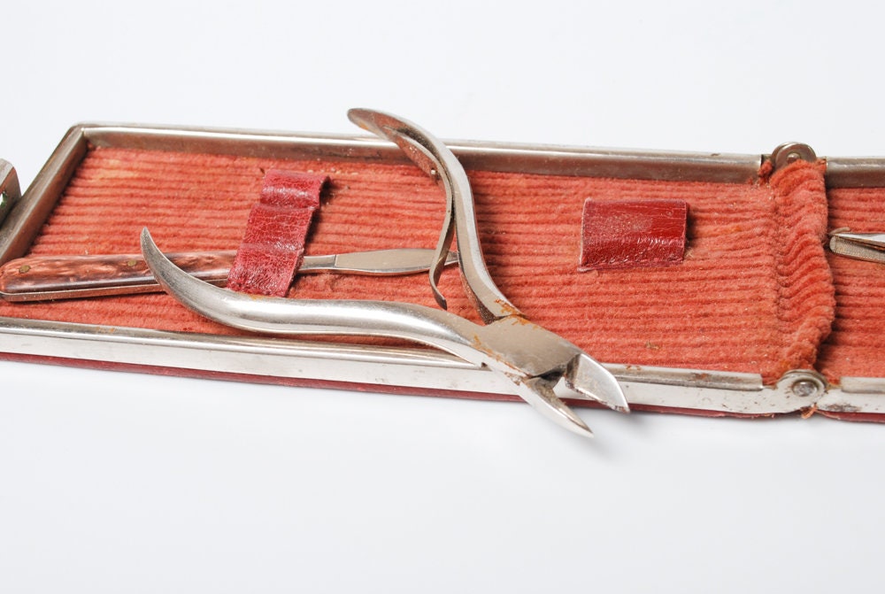 Vintage Maniküre Set in Original Ledertasche, Geldbörse, Der Moskauer Mgu Udssr Vintage Maniküre Set in Original Ledertasche, Geldbörse, Der Moskauer Mgu Udssr von Etsy - RetroBode