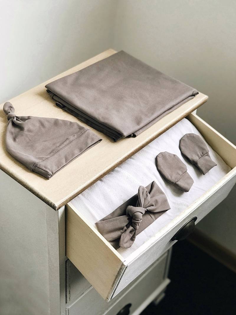 Mokka Neugeborenen Wickeln Set - Mädchen Carseat Decke Und Stirnband Set Braun Mokka Neugeborenen Wickeln Set - Mädchen Carseat Decke Und Stirnband Set Braun von Etsy - RipkaStore