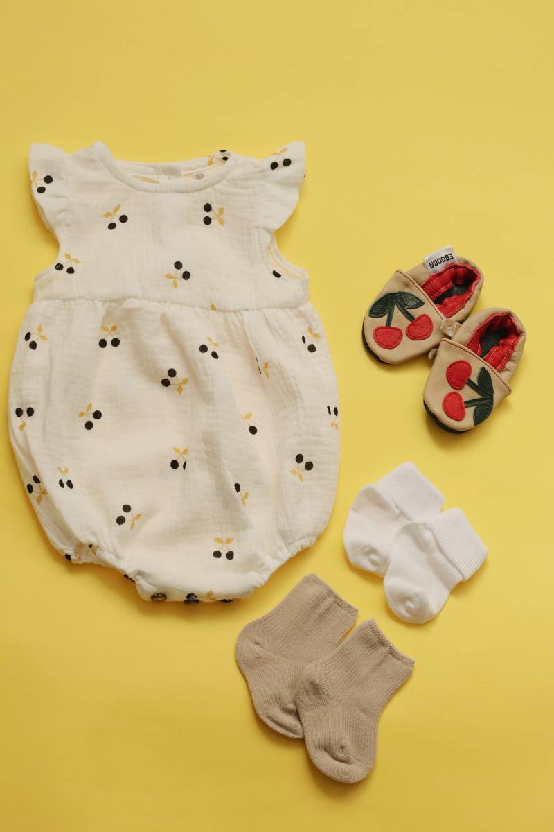 Neugeborenen Geschenkkorb - Mädchen Baby Swaddle Set Musselin Body Geschenk Geschenke Für Babys Taufgeschenke von Etsy - RipkaStore