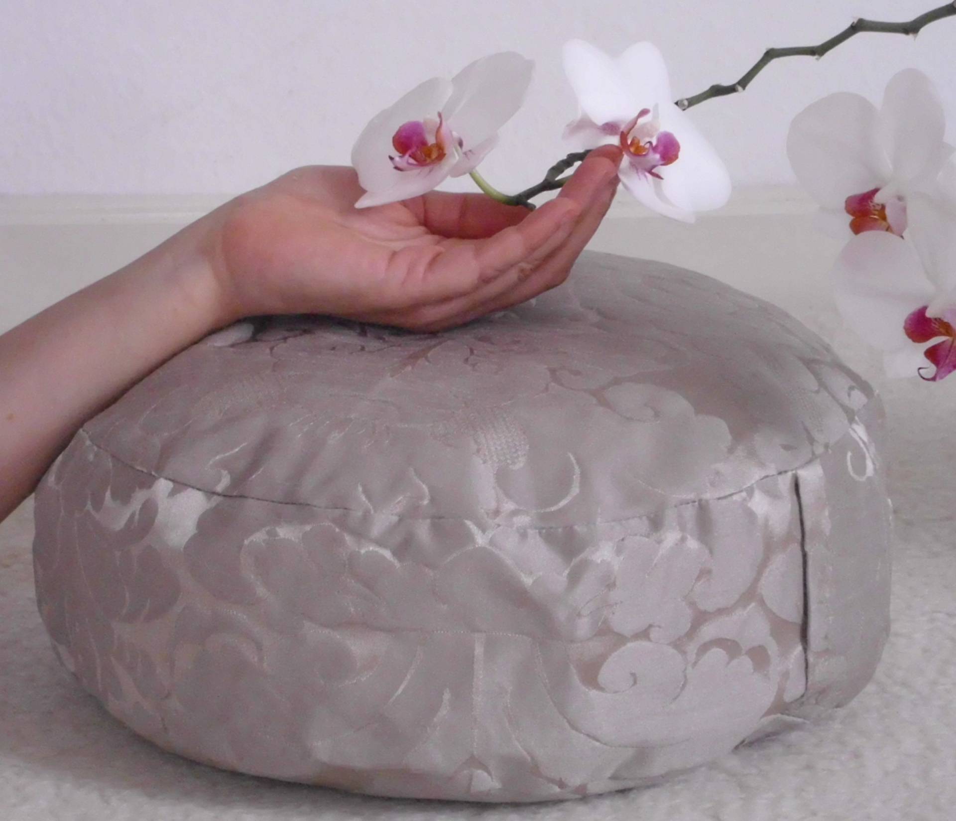 Meditations-, Yogakissen Bergkristall Silberglanz Meditations-, Yogakissen Bergkristall Silberglanz von Etsy - RitaClaudia