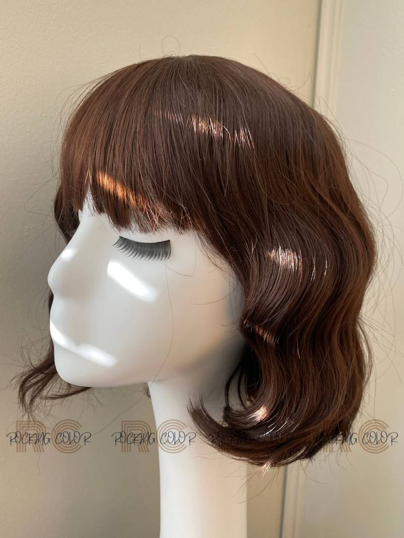 Braune Kurze Gewellte Bob-Perücke Mit Pony 12-Zoll-Leichte Perücken Natürliches Haar-Look + Gratis Perückenkappe von Etsy - RockingColour