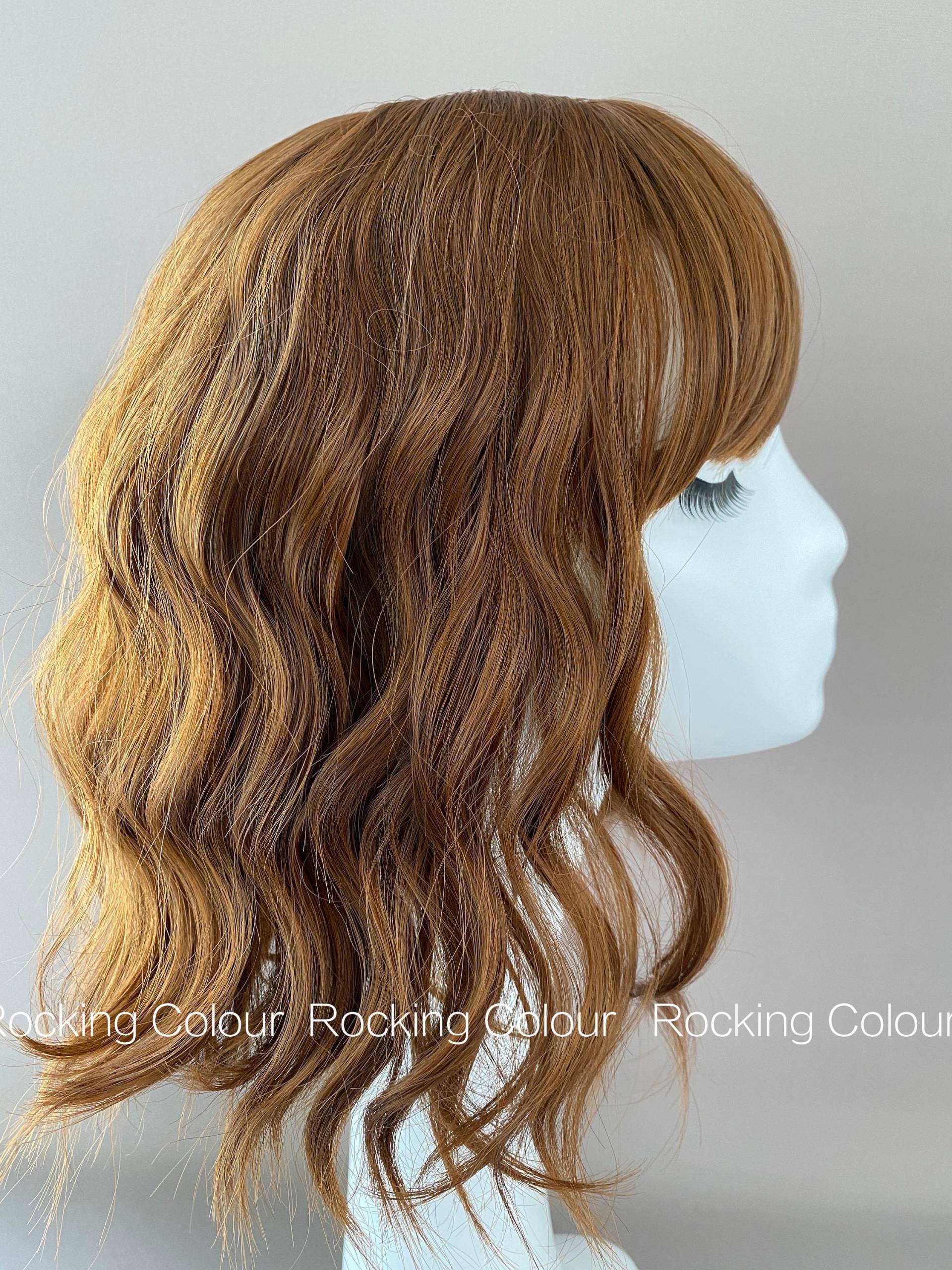 Golden Ginger Wavy Perücke 12-Zoll-Short Bob Kunstfaser Mit Pony, Natural Look Haarteil + Gratis Perückenkappe Golden Ginger Wavy Perücke 12-Zoll-Short Bob Kunstfaser Mit Pony, Natural Look Haarteil + Gratis Perückenkappe von Etsy - RockingColour