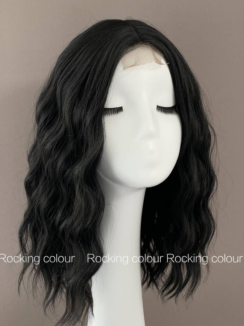 Schwarze Gewellte Kleine Lace-Front-Perücke 14-Zoll-Schulter-Länge Natürlicher Haaransatz + Kostenlose Perückenkappe von Etsy - RockingColour