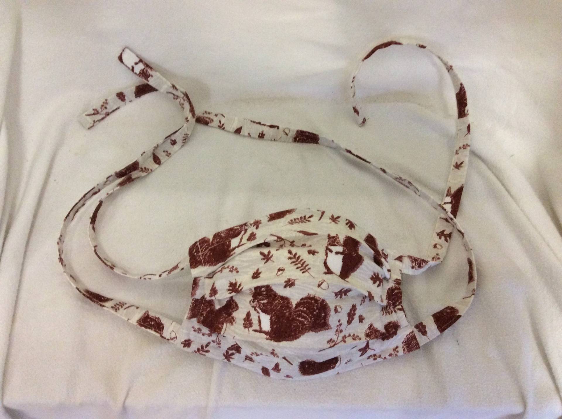 Gesichtsmaske Mit Filtertasche Waschbar Made in Usa Nasendraht Unisex Fall Eichhörnchen Print Gesichtsmaske Mit Filtertasche Waschbar Made in Usa Nasendraht Unisex Fall Eichhörnchen Print von Etsy - RollingRiverAntiques