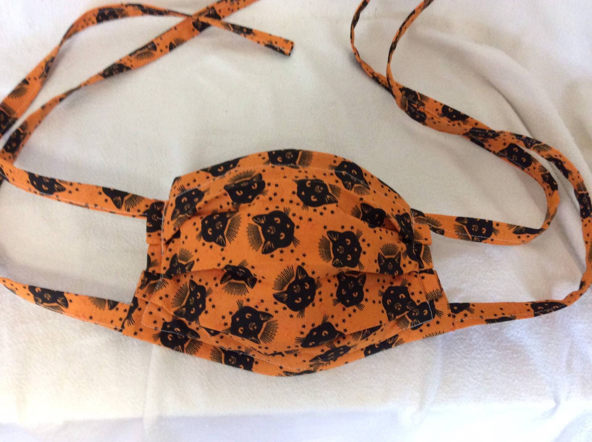 Gesichtsmaske Mit Filtertasche Waschbar Made in Usa Nasendraht Unisex Halloween Katzen Animal Print Gesichtsmaske Mit Filtertasche Waschbar Made in Usa Nasendraht Unisex Halloween Katzen Animal Print von Etsy - RollingRiverAntiques