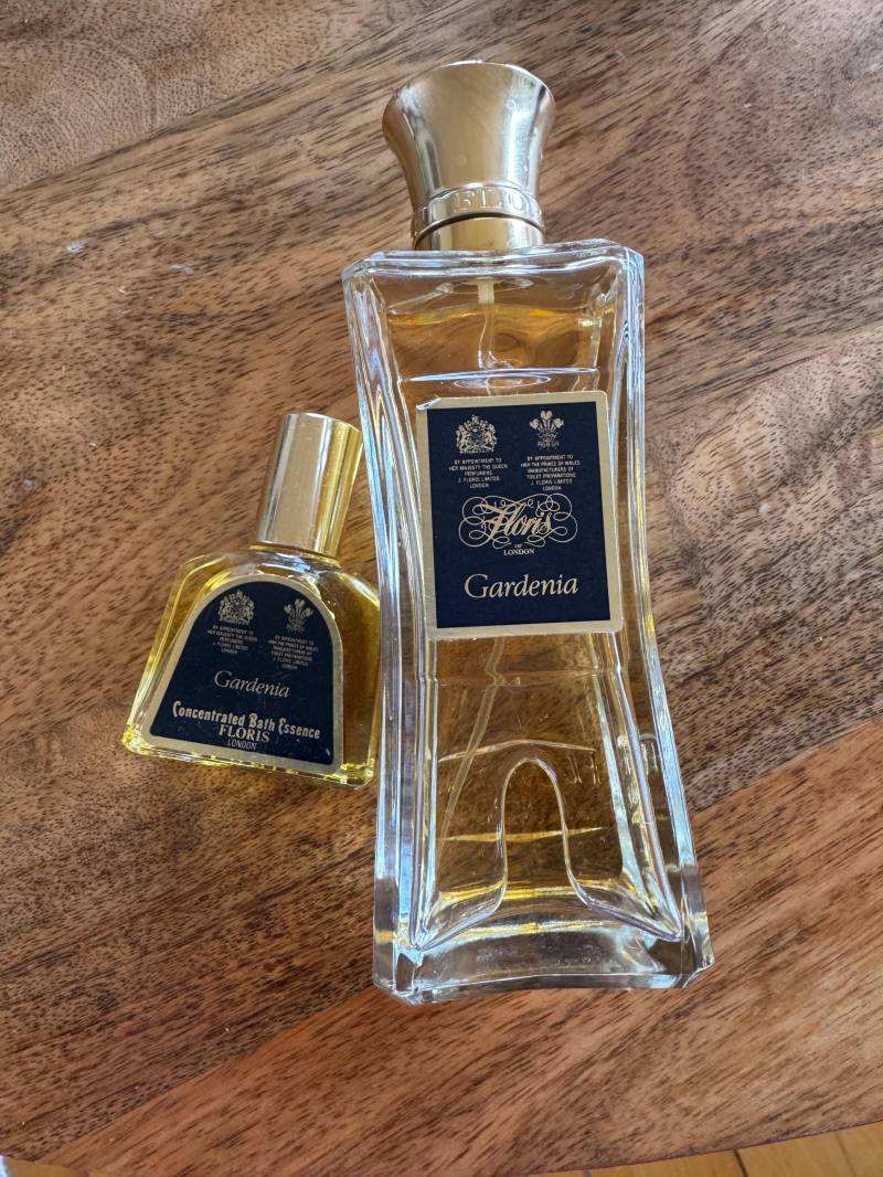 Floris Vintage Gardenia Eau De Toilette Und Konzentriertes Badeerlebnis Duo. 100 Ml 15 Ml von Etsy - RomanticaTreasures